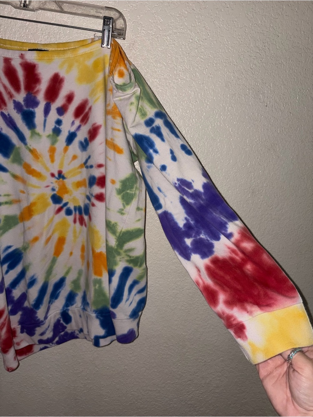 🌈EUC Torrid "Rainbow🌈Tie-Dye Off-The-Shoulder Sweatshirt” White🤍 Sz 2•2X|18-20 - Picture 11 of 12